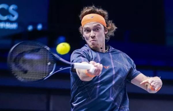 Теннисист Рублев вышел в четвертьфинал Australian Open