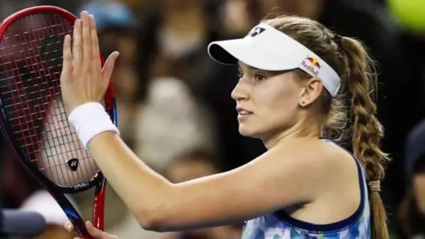 Елена Рыбакина сделала камбэк и стартовала с победы на Australian Open